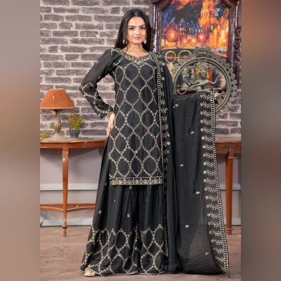 Indian Salwar Kameez Dress Elegant Black Silver Embroidered Suit  Party Wear - Picture 1 of 10